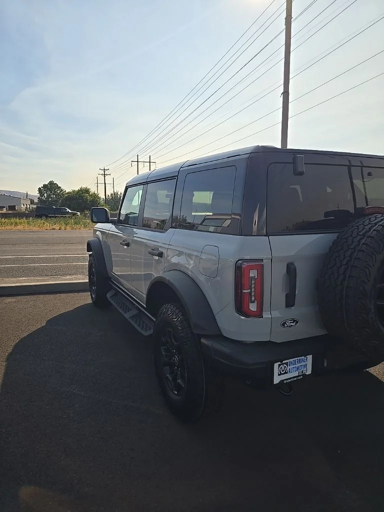 New 2026 Avalanche Gray Ford Badlands® image 4