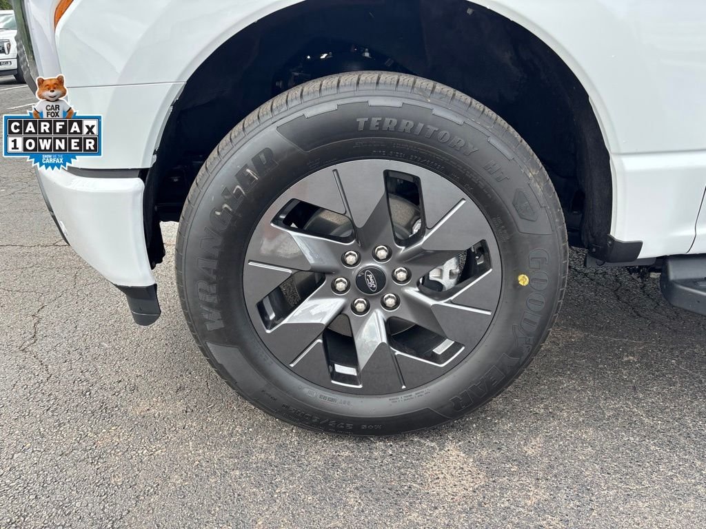 2025 Ford F-150 Lightning Flash - Photo 9
