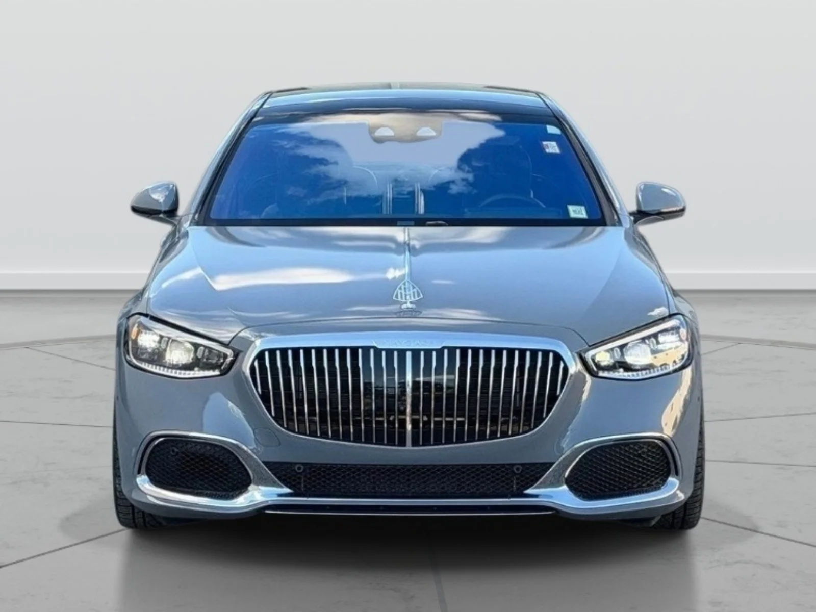 Used 2022 Gray Mercedes-Benz Maybach S 580 image 2