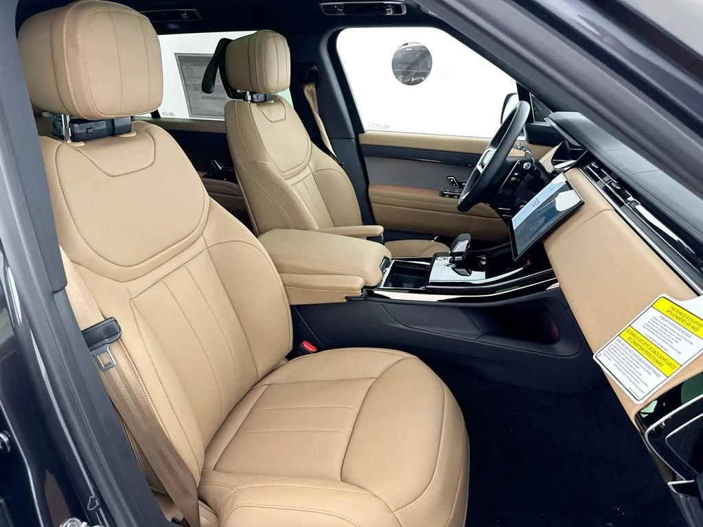 New 2026 Carpathian Grey Land Rover SE image 30