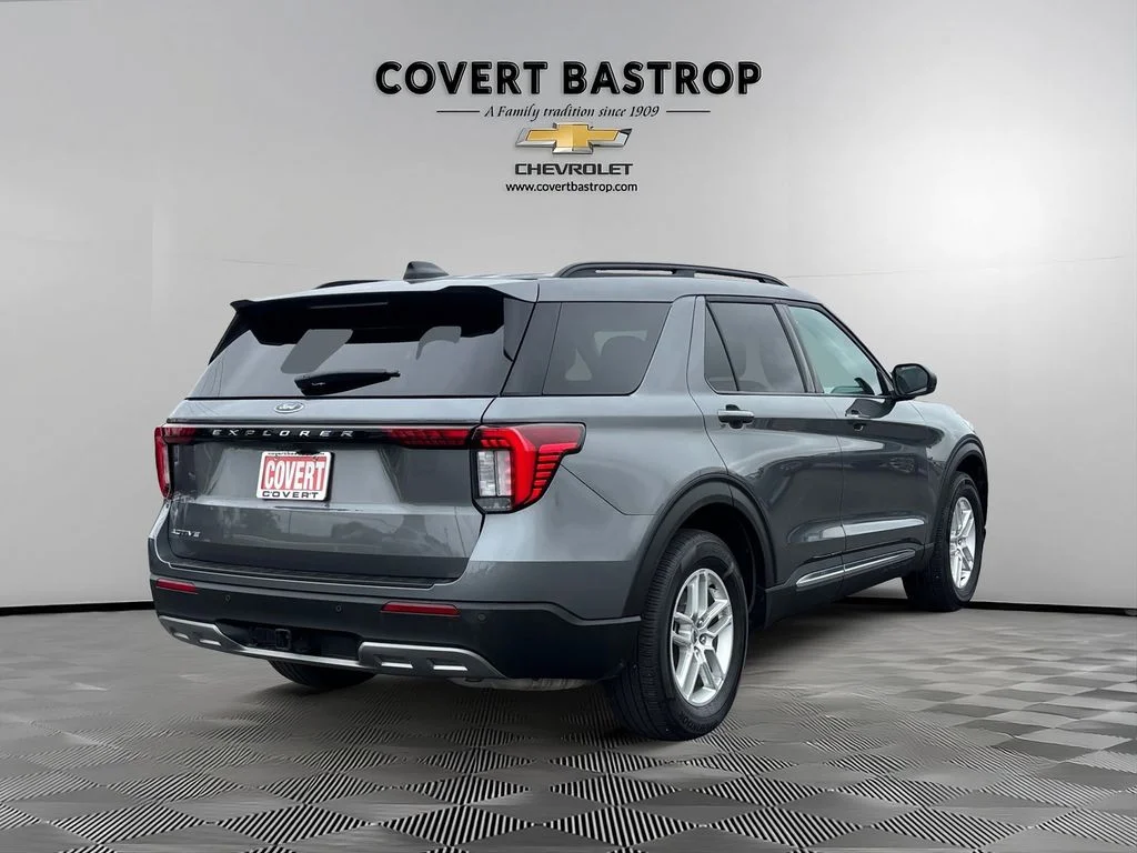 Used 2025 Gray Ford Active image 6