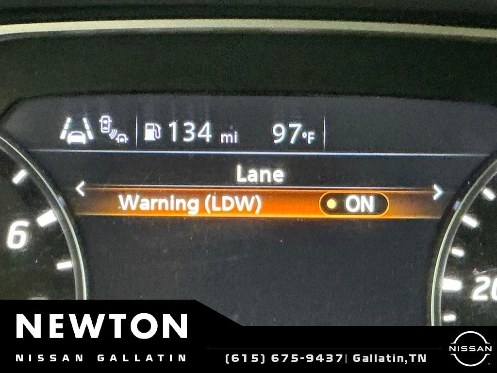 Used 2022 White Nissan S image 16