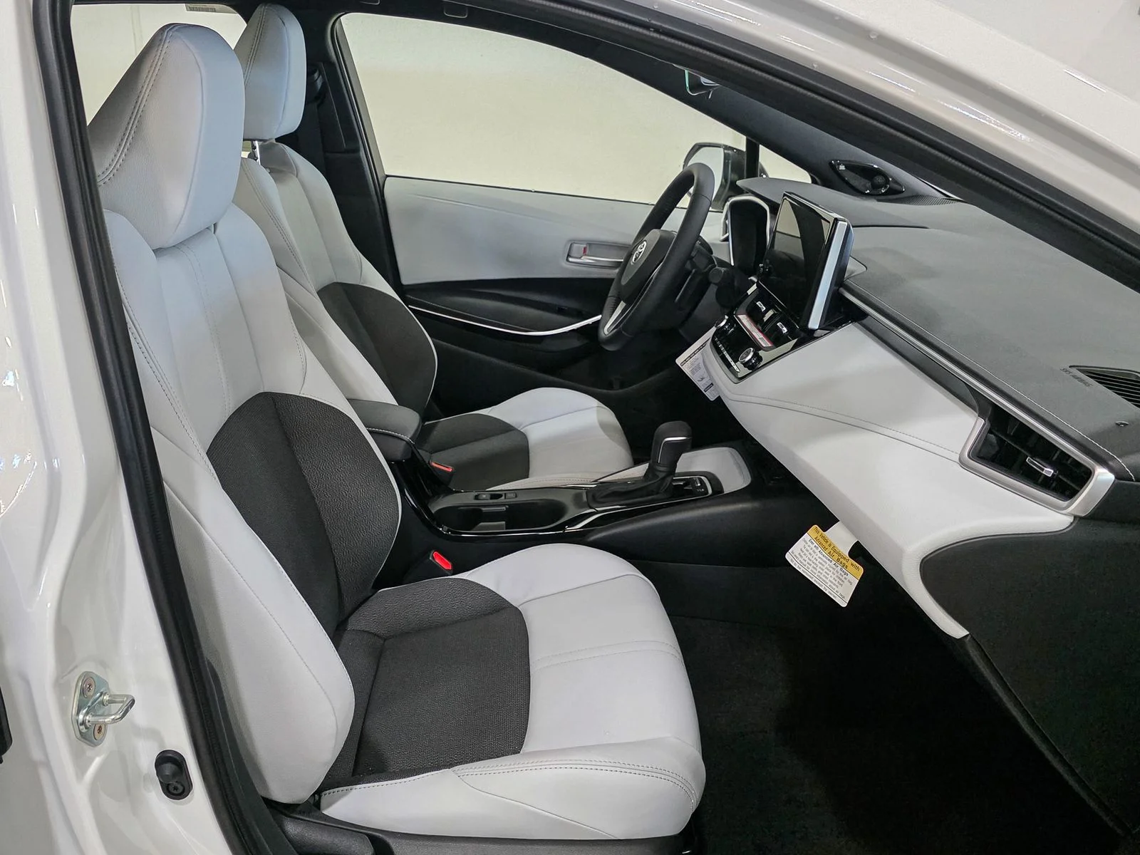 2026 Toyota Corolla Hatchback XSE - Photo 21