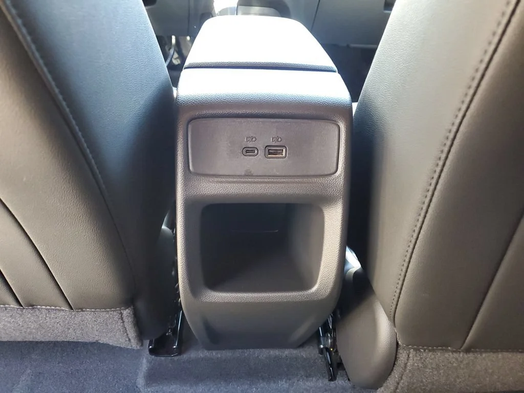 Used 2026 Summit White Chevrolet 2RS image 13