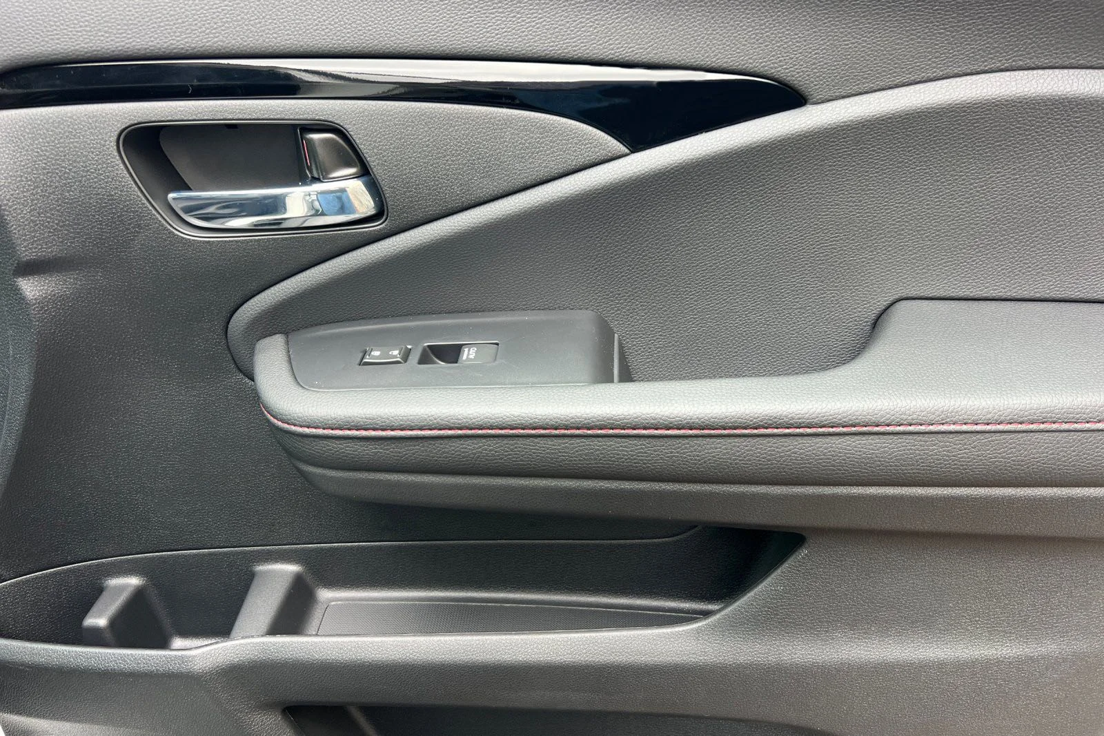 New 2026 Solar Silver Metallic Honda Black Edition image 18
