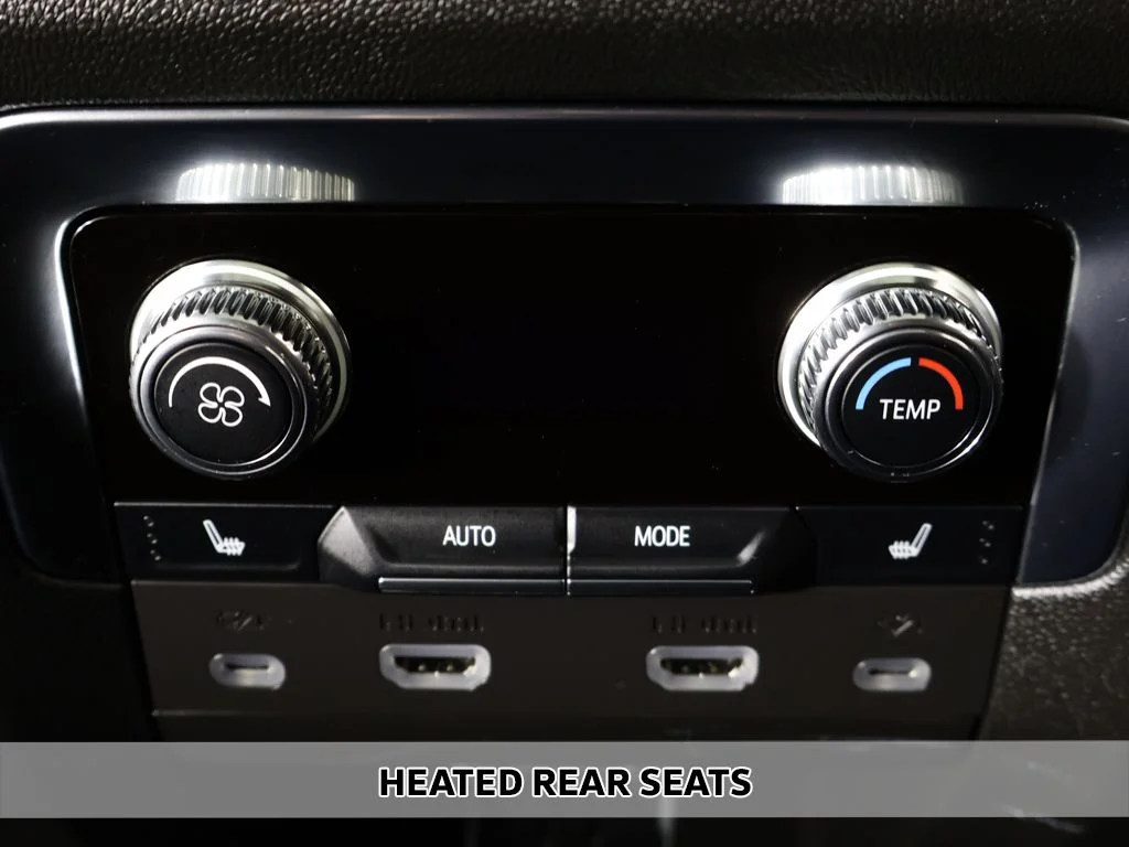 Used 2024 Onyx Black GMC Denali Ultimate image 11
