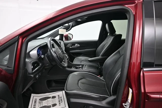 Used 2021 Velvet Red Pearlc Chrysler Hybrid Limited image 10