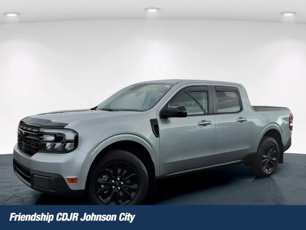 Used 2024 Silver Ford Lariat image 1