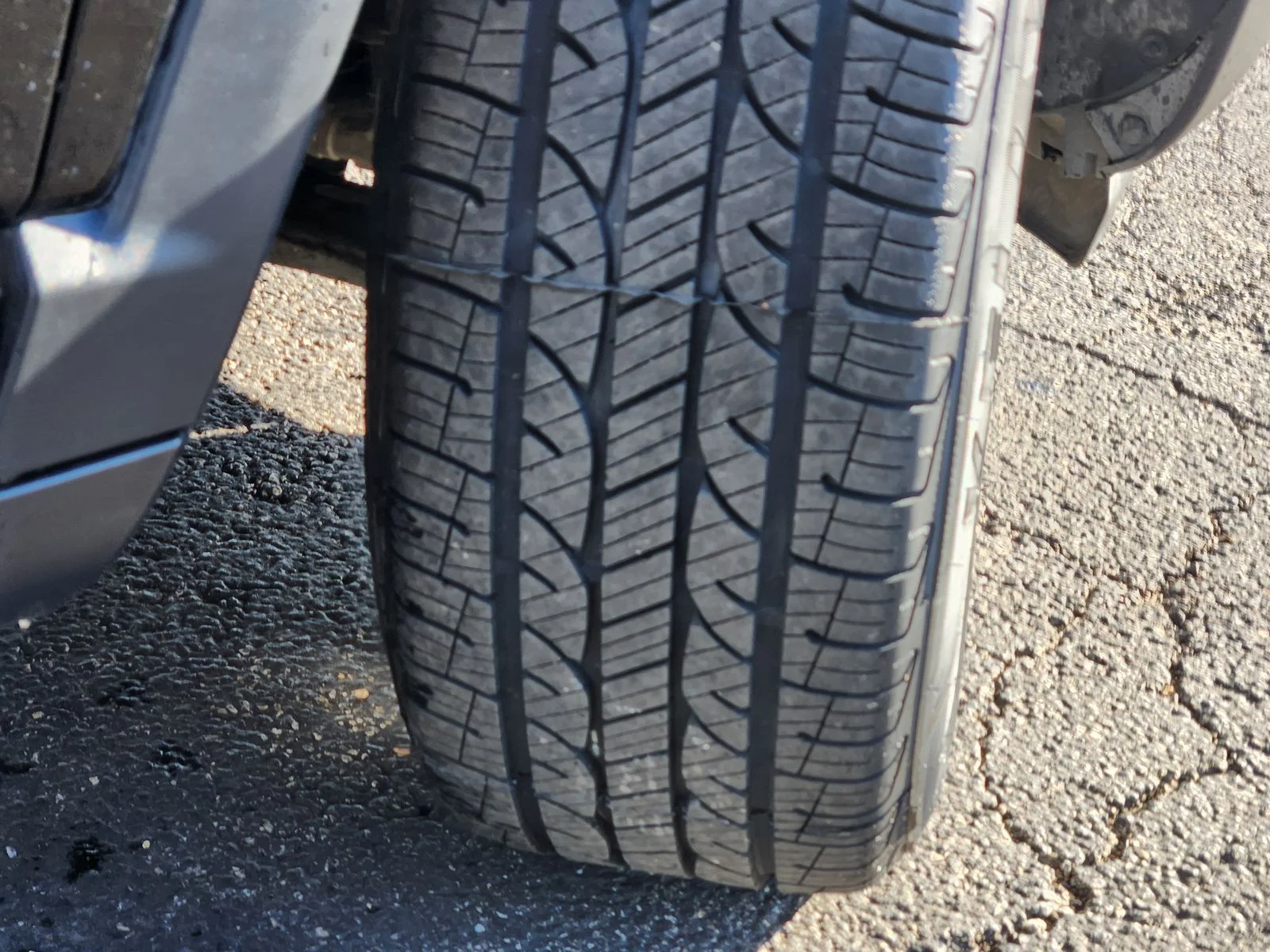 Used 2024 Black Jeep Latitude image 11