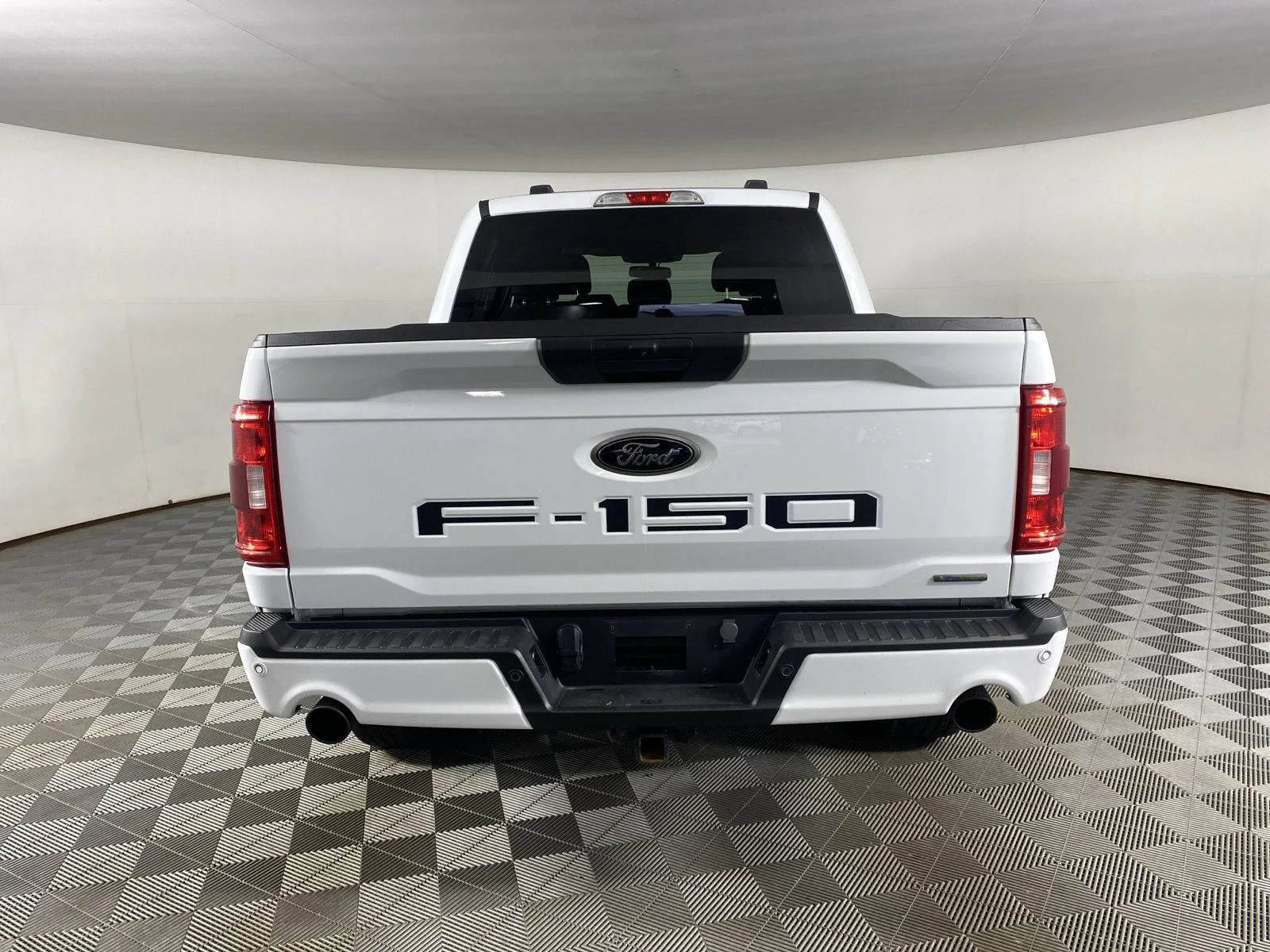 Used 2023 Oxford White Ford XL image 16
