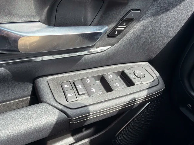 New 2027 Silver Ram Laramie image 25