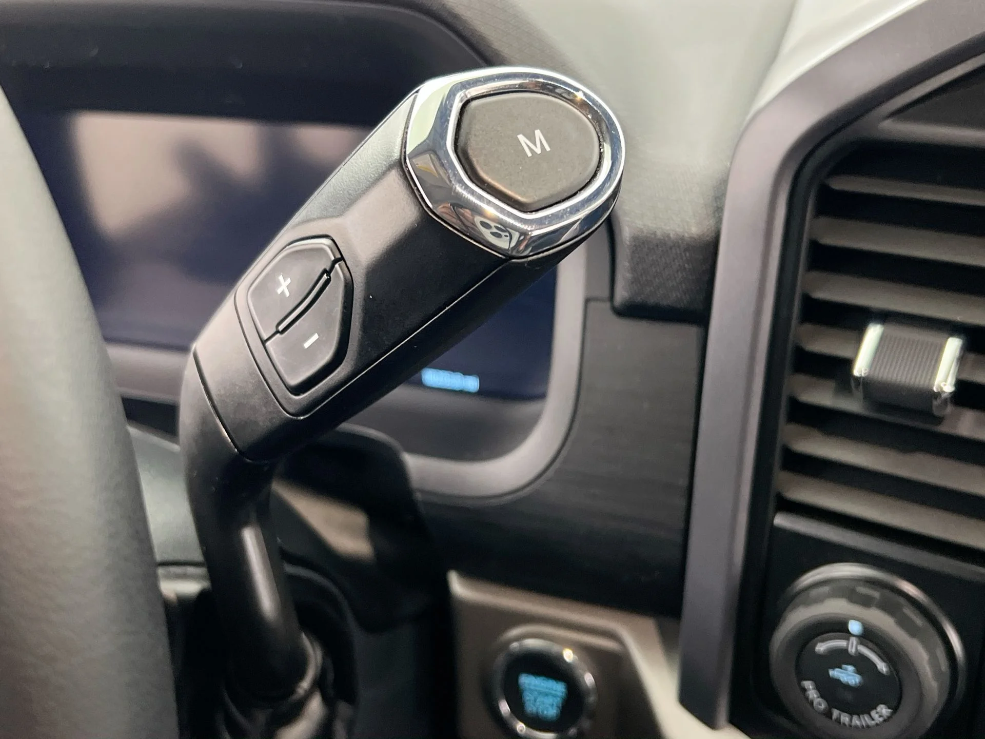 Used 2024 Blue Ford XLT image 27