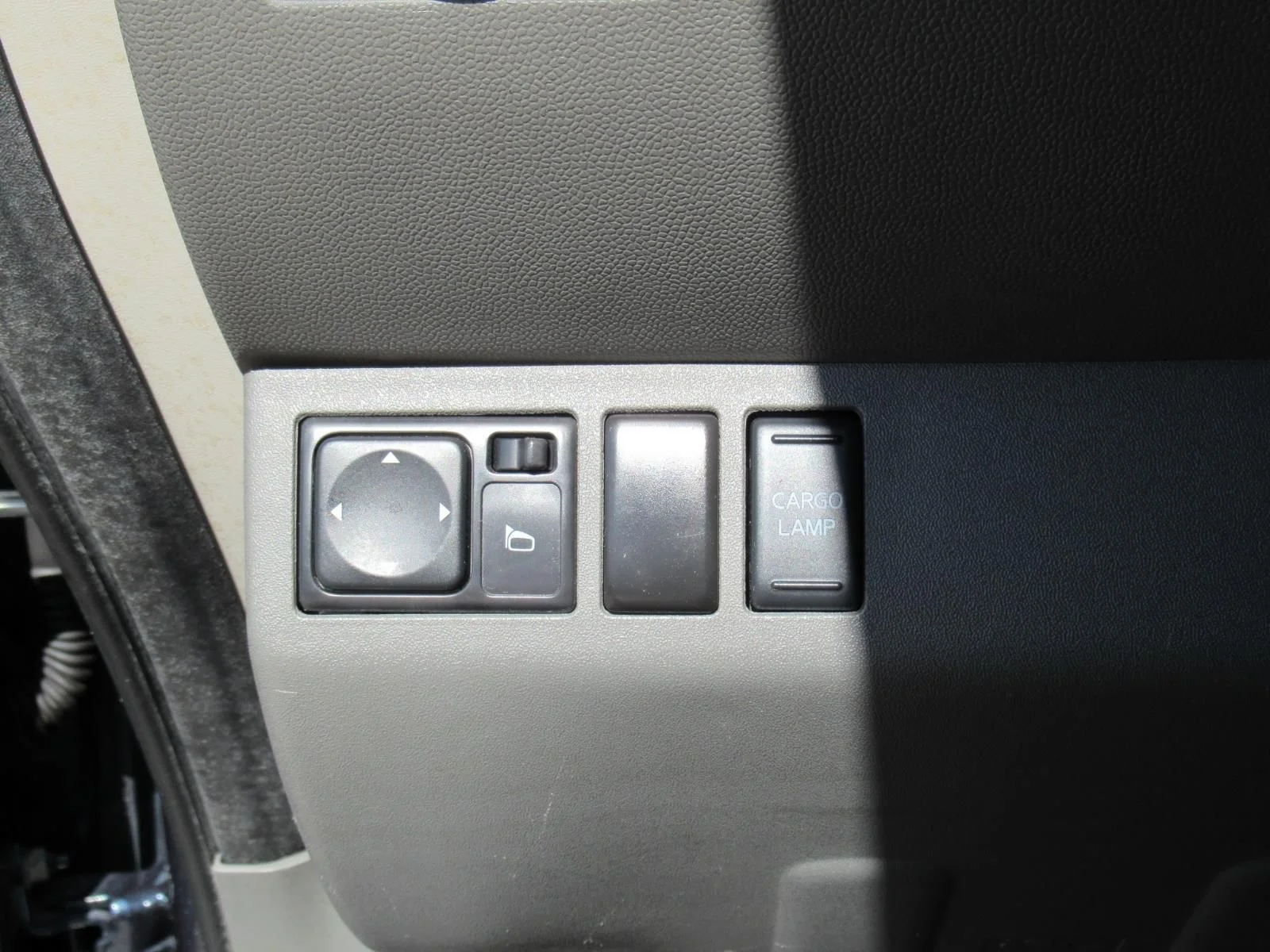 Used 2013 Blue Nissan SL image 19