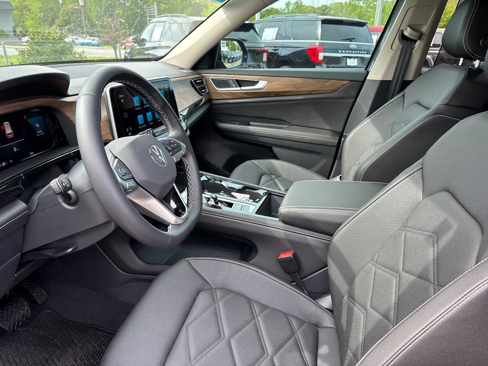 2025 Volkswagen Atlas SE w/Tech - Photo 15