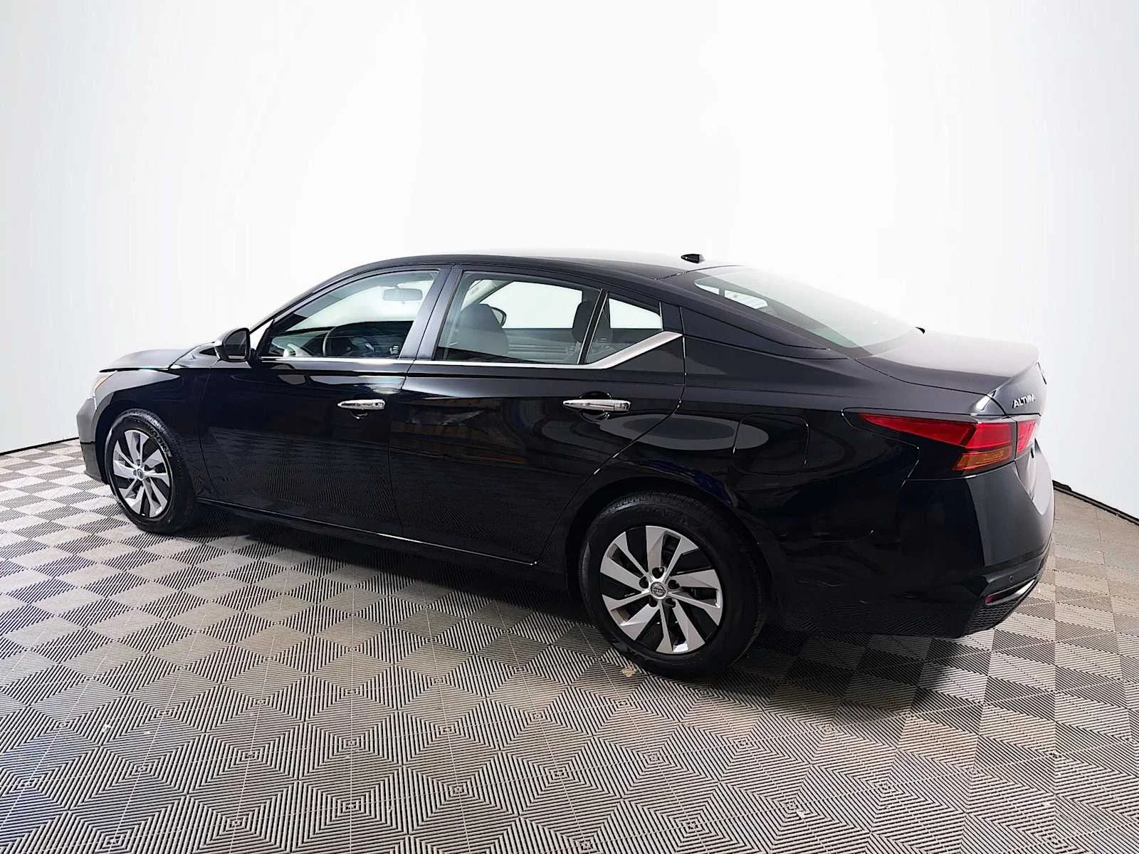 Certified Used 2025 Super Black Nissan S image 6
