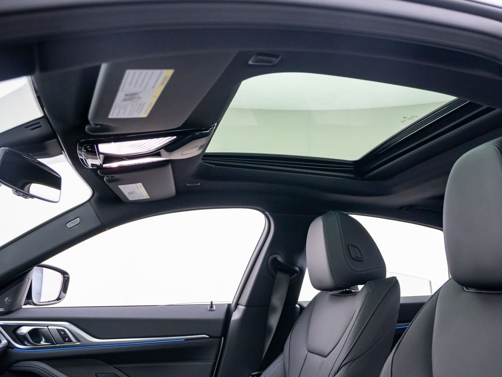 New 2026 Alpine White BMW xDrive40 image 19