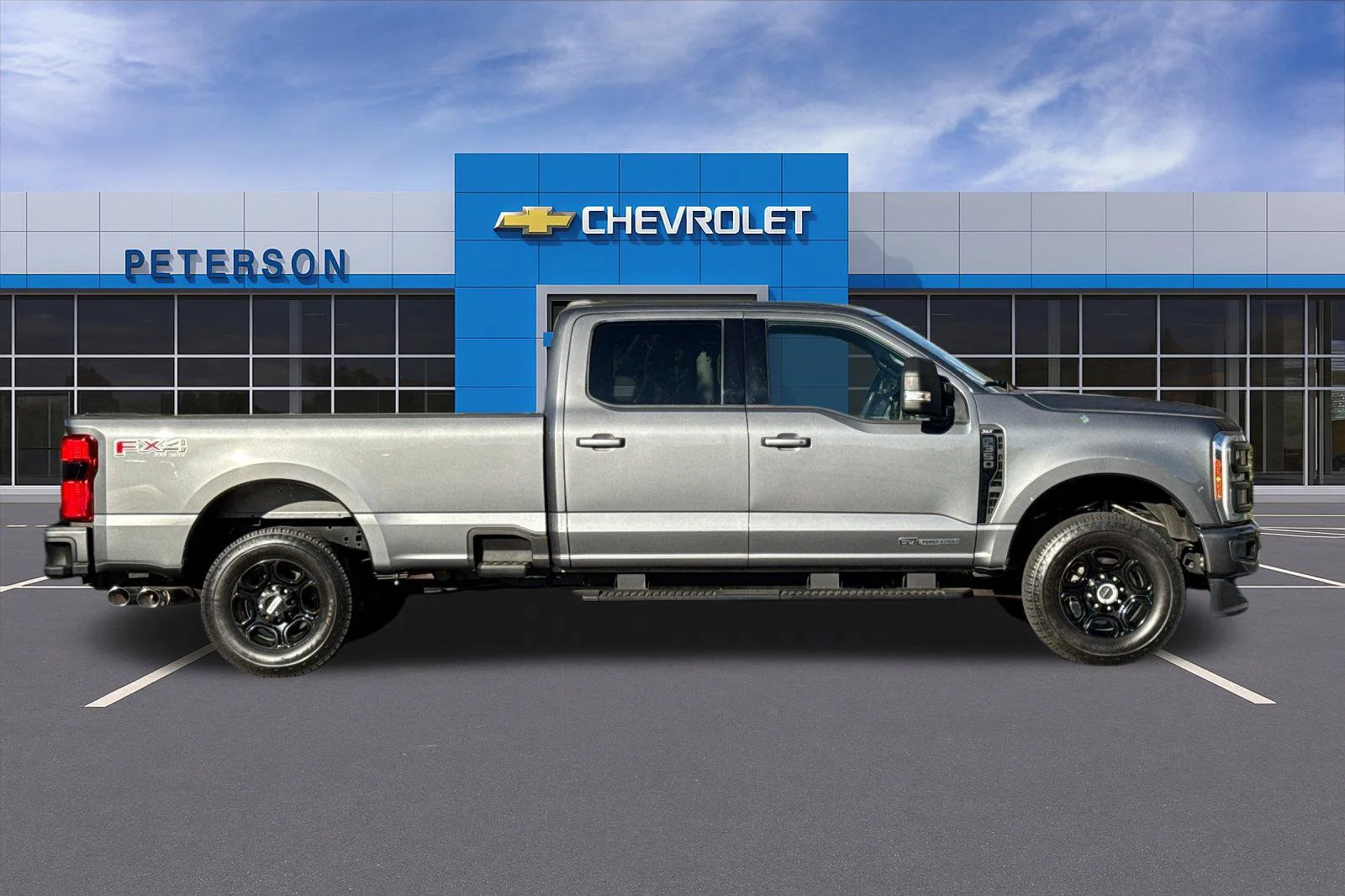 Used 2023 Gray Ford XLT image 3