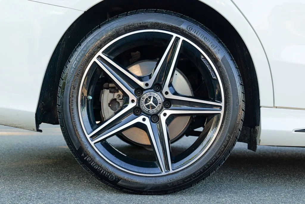 Used 2018 Polar White Mercedes-Benz C 300 image 13