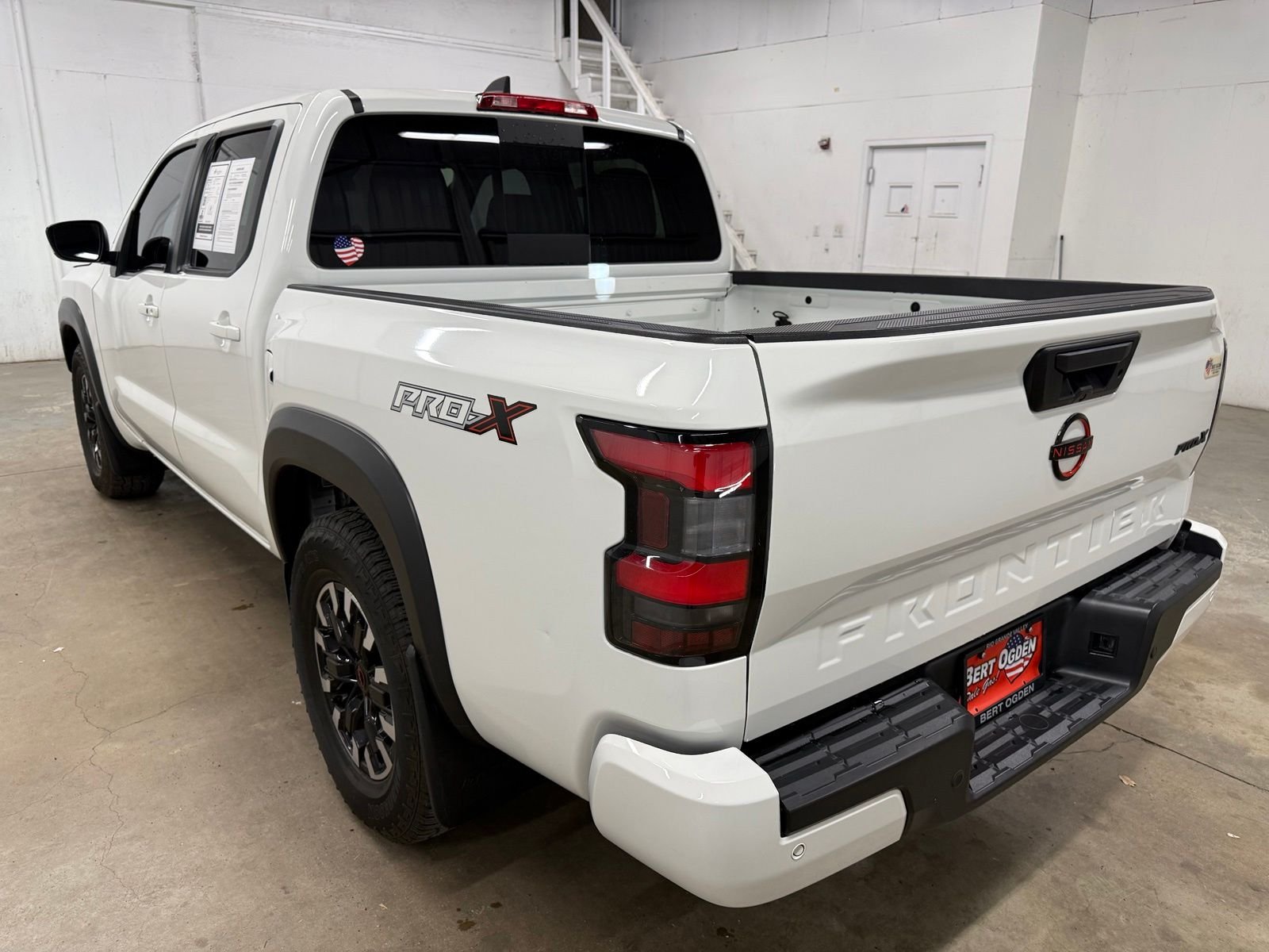 Used 2024 White Nissan PRO-X image 9
