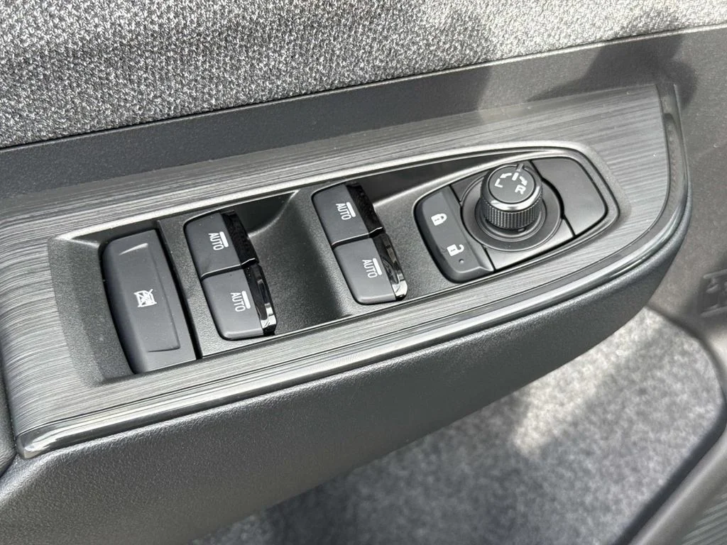 New 2026 CRYSTAL WHITE PEARL Subaru Premium image 20