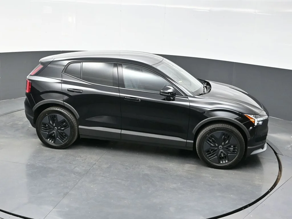 New 2026 Onyx Black Volvo Twin Motor Cross Country Ultra image 39
