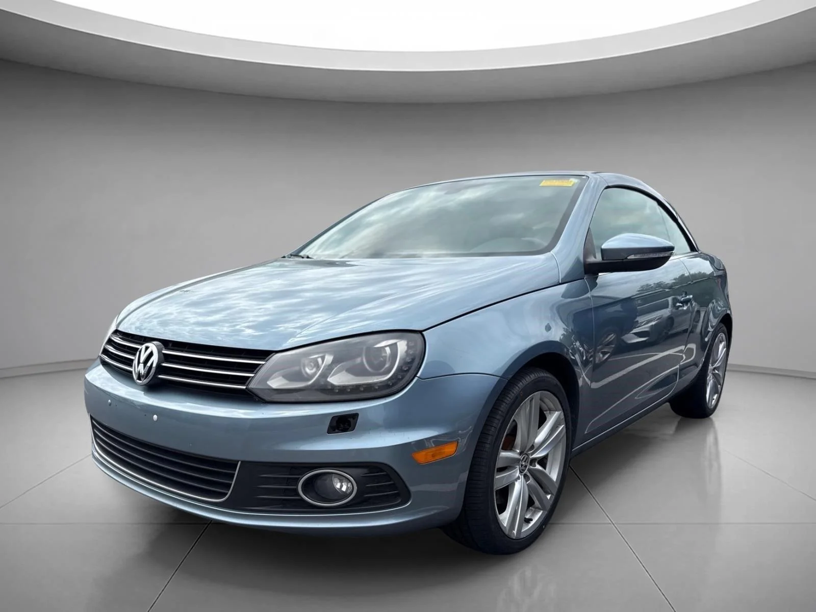 Used 2012 Horizon Blue Metallic Volkswagen Executive image 1