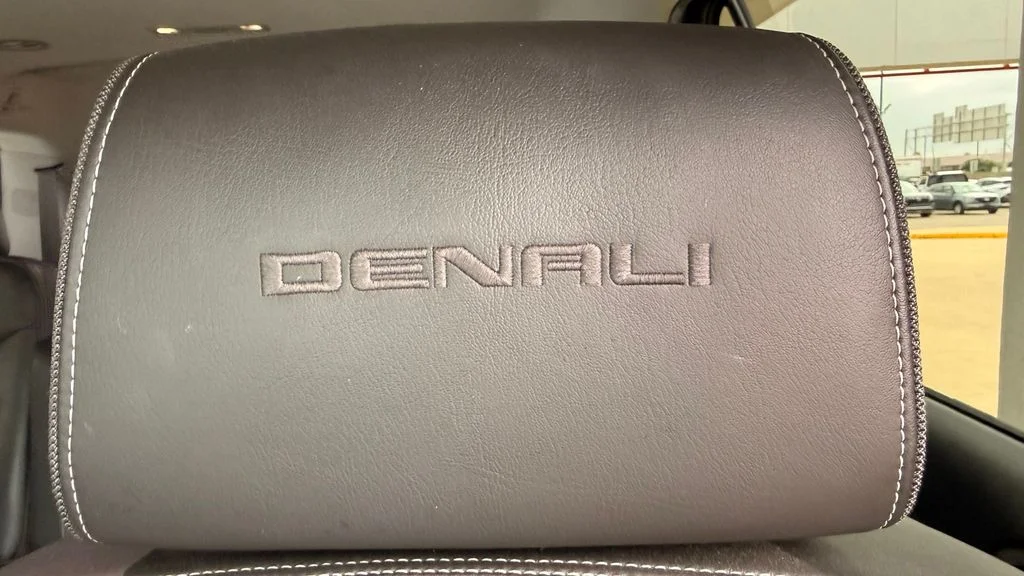 Used 2017 Iridium Metallic GMC Denali image 18