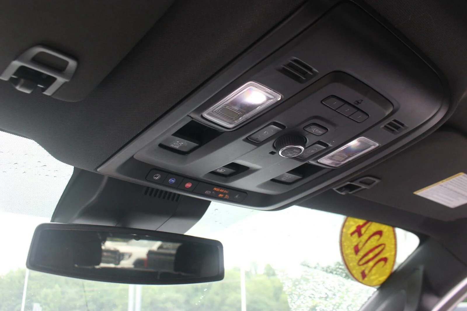 Used 2024 Black Chevrolet Z71 image 33