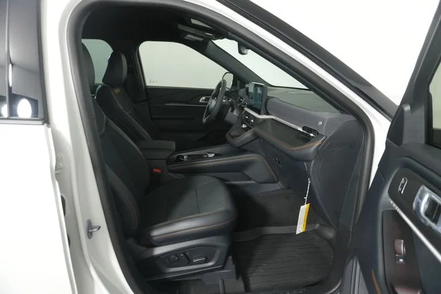 New 2027 Star White Metallic Tri-Coat Ford Tremor® image 33