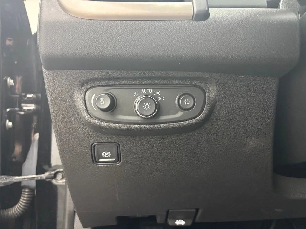 Used 2020 Black GMC Denali image 29