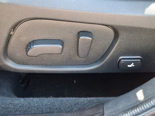 Used 2018 Gray Subaru 2.5i Premium image 27