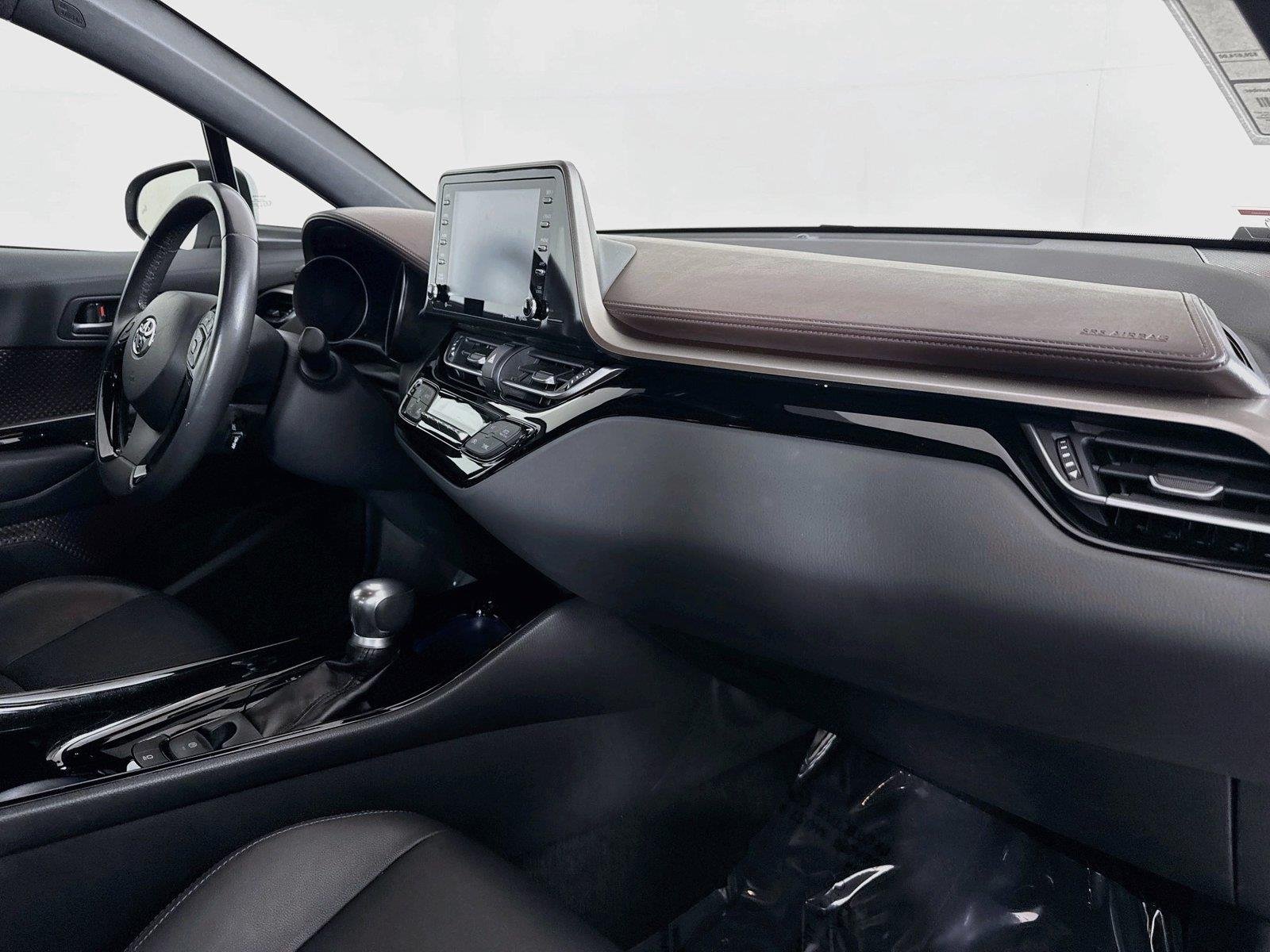 Used 2019 Blizzard Pearl Toyota Limited image 40