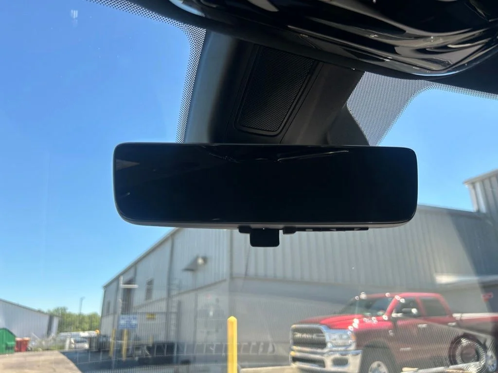 New 2026 High Gloss Black Exterior Paint Jeep Summit Reserve image 29