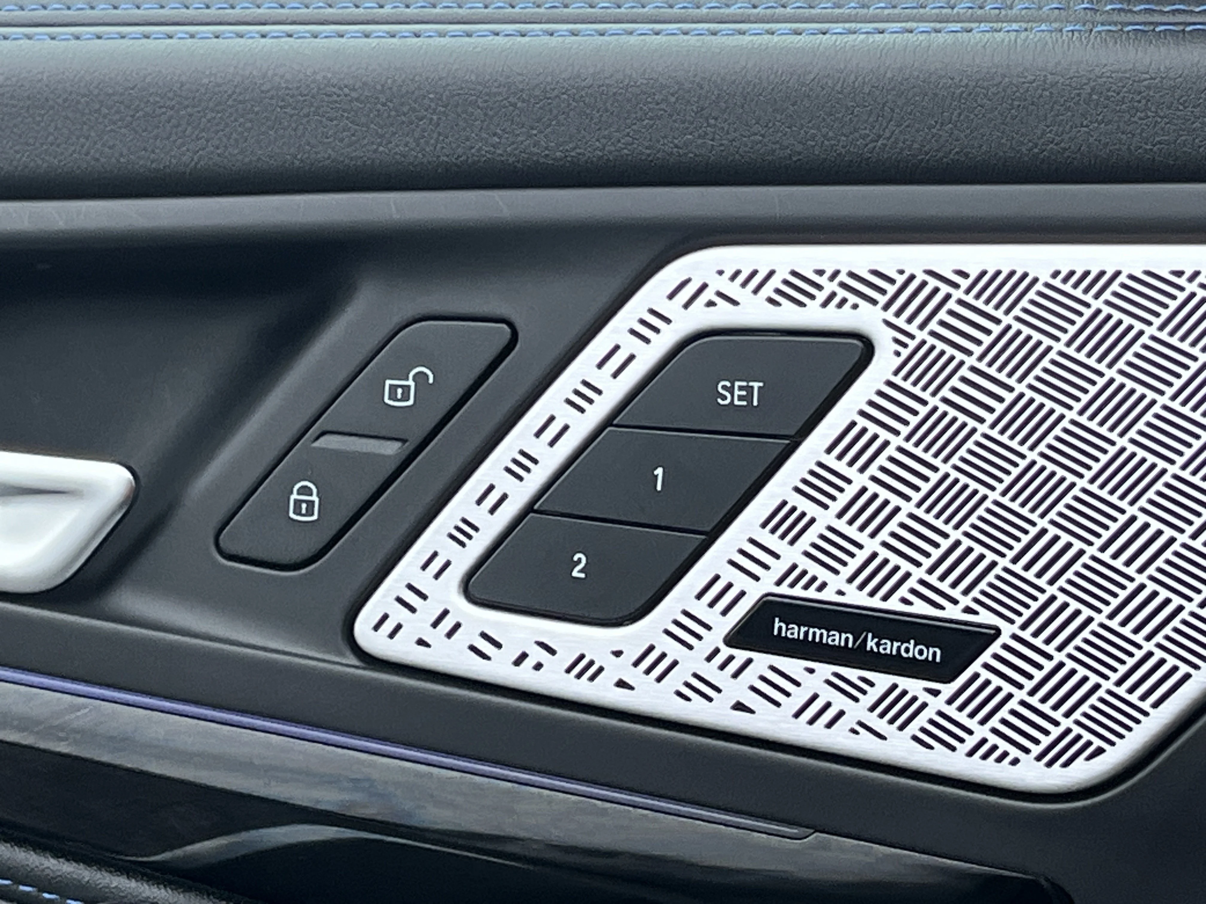 2025 BMW X1 28i - Photo 15