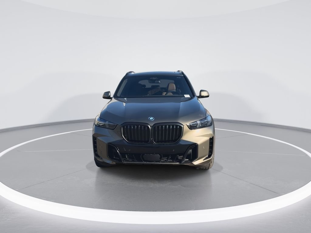 New 2026 Green Metallic BMW xDrive50e image 3