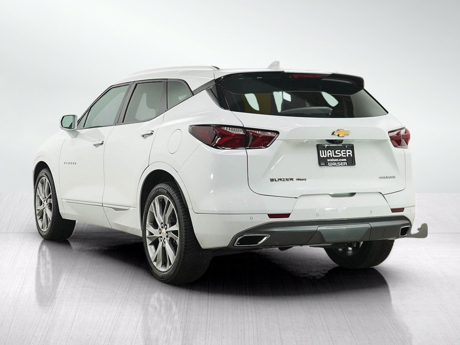 Used 2019 SUMMIT WHITE Chevrolet Premier image 3