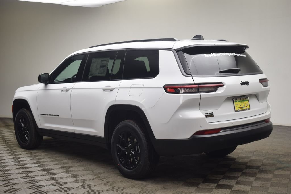 New 2026 Bright White Clear-Coat Exterior Paint Jeep  image 10