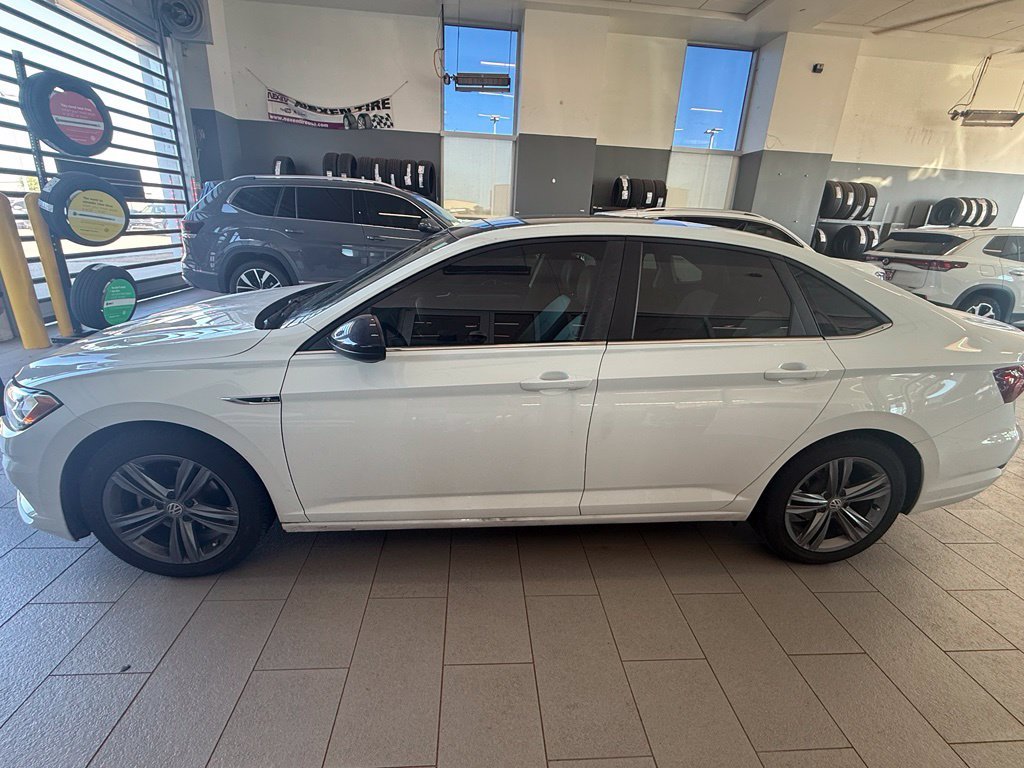 Used 2020  Volkswagen  image 2