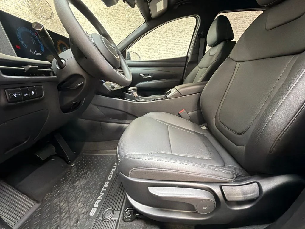 New 2027 Hampton Gray Hyundai SE image 23