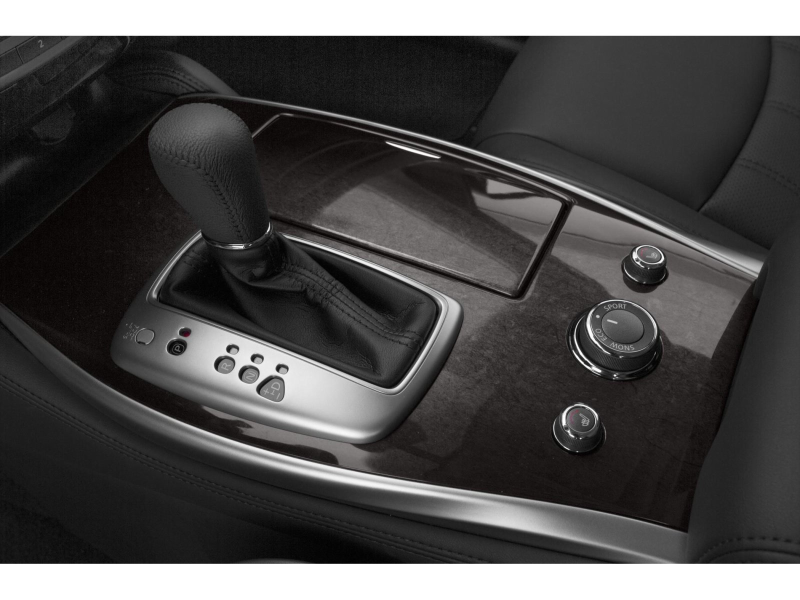 Used 2015 Majestic White INFINITI Base image 8