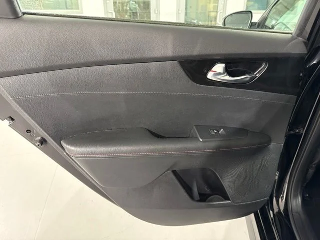Used 2021 Black Kia GT image 4