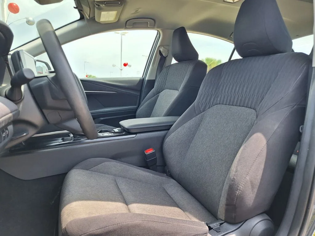 2025 Toyota Camry LE - Photo 21