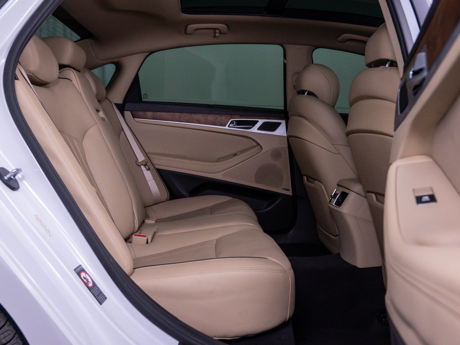 Used 2015 Casablanca White Hyundai 3.8 Ultimate image 11