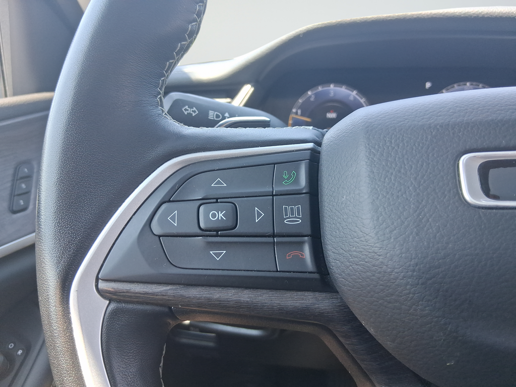 Used 2022 Gray Jeep Limited image 15
