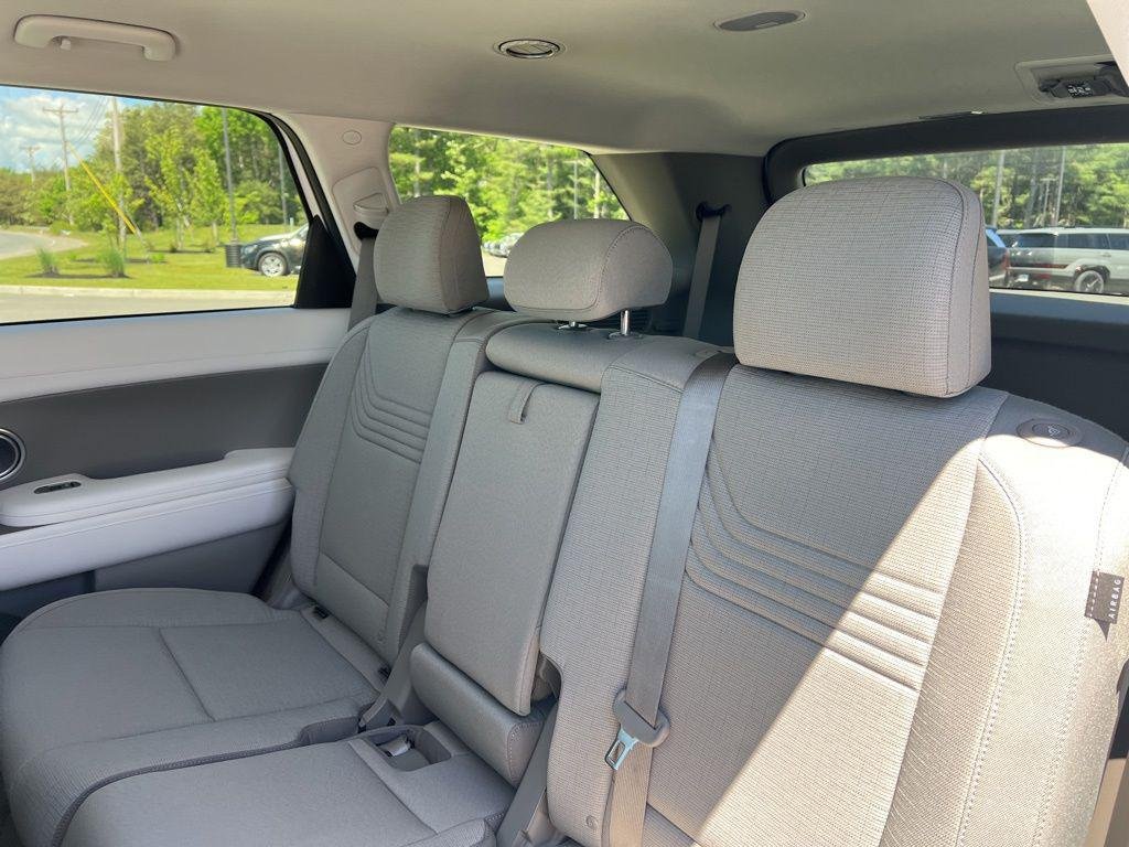 New 2026 White Hyundai SE AWD image 25