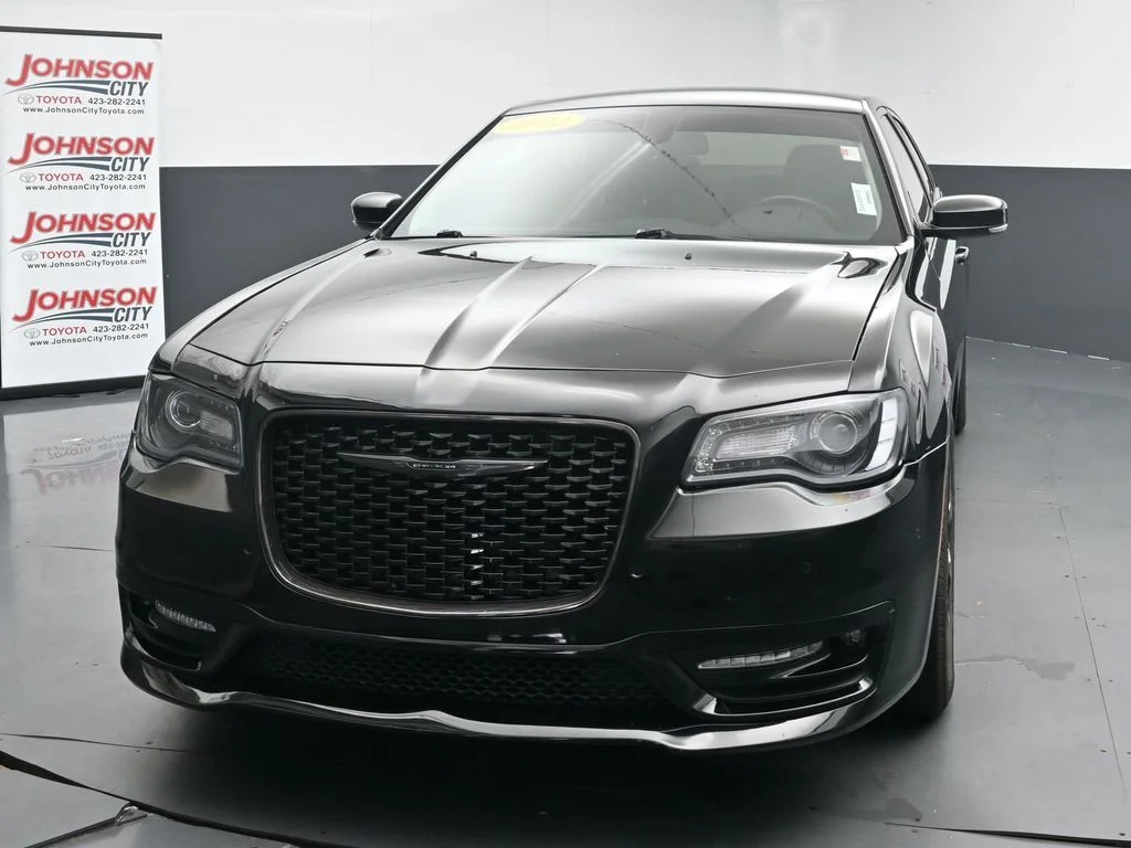 Used 2022 Black Chrysler Touring image 4