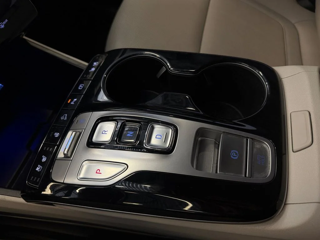 Used 2024 Black Hyundai Limited image 33