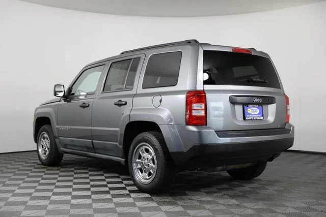 Used 2011 Gray Jeep Sport image 31