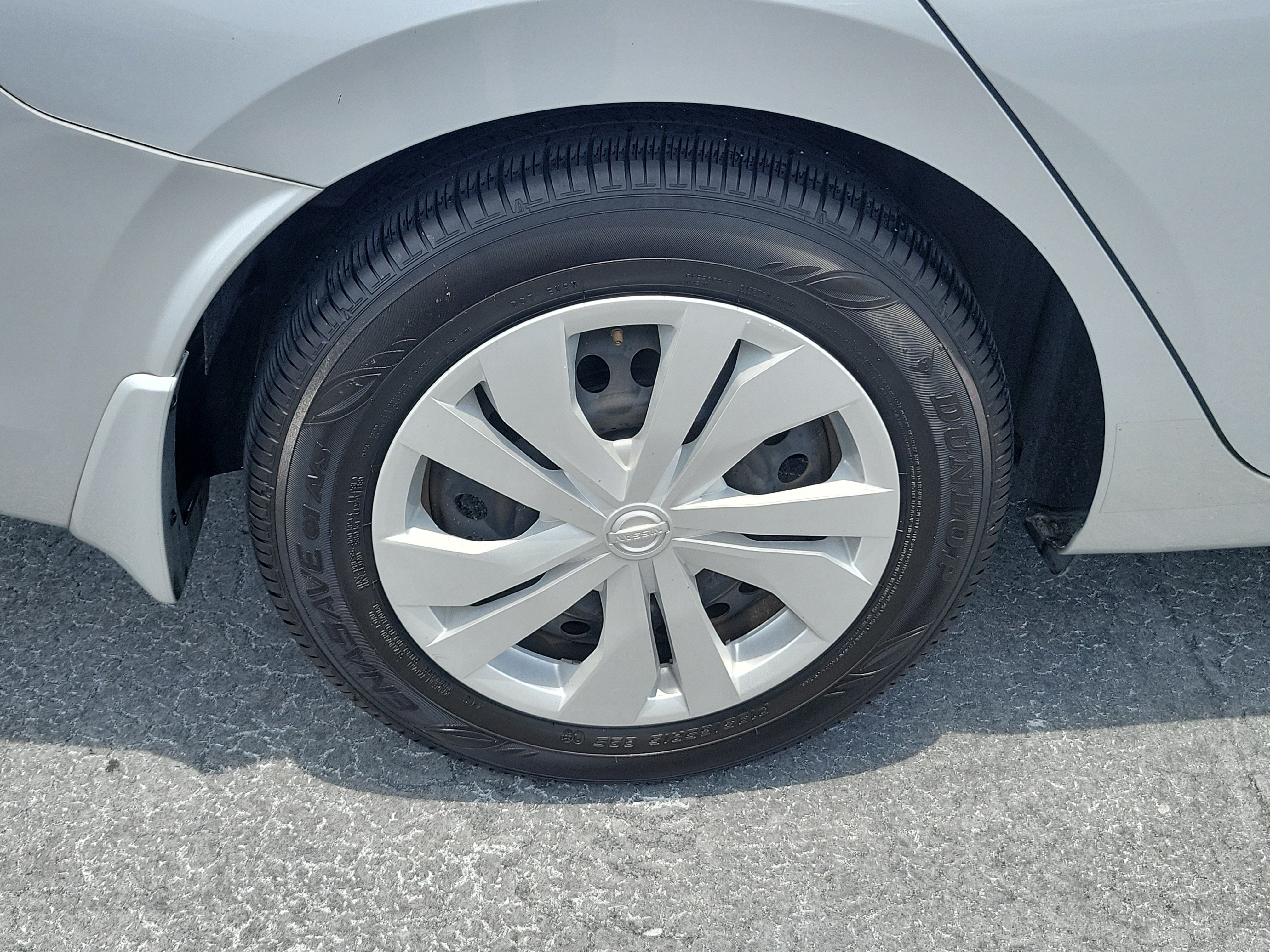 Used 2022 Brilliant Silver Metallic Nissan S image 7
