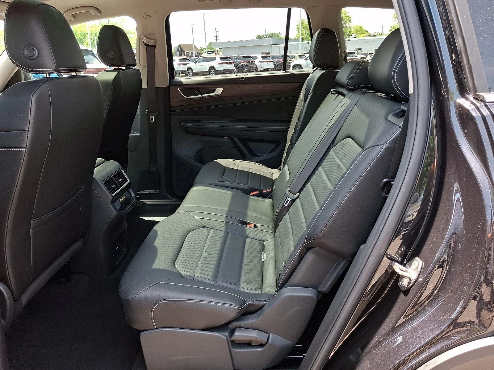 New 2026 2T2T/BLACKPEARL Volkswagen 2.0T SEL image 9